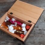 Csoki papírban fadoboz / Chocolate in paper wooden box
