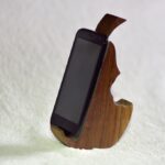 Fa mobiltartó körte forma /wooden mobile holder pear shape