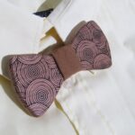 Csokornyakkendő körökkel barna/bow-tie with circles brown