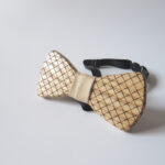 Kockás csokornyakkendő kőrisfából/checked bow-tie made of ash