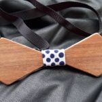 Fa csokornyakkendő dió furnérral pöttyös anyag/wooden bowtie with walnut veneer dotted fabric