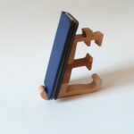 fa mobiltarto E betuvel:wooden mobile holder with E letter 20200709_102138 (1)