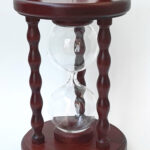 Homokóra hullámos oszlopokkal esküvői homokceremóniára / Hourglass with wavy columns for wedding sand ceremony