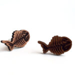 Diófa hal fomájú mandzsetta / Walnut wooden fish shape cufflinks