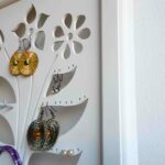 viragos fali ekszertarto fabol feher:wooden jewel-stand with flowers for wall white_20211029_084704