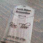 Lézerezett diófa névjegykártya egyedi forma / Laser engraved walnut wooden business card unique shape