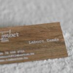 UV nyomtatott diófa névjegykártya / UV printed walnut wooden business card